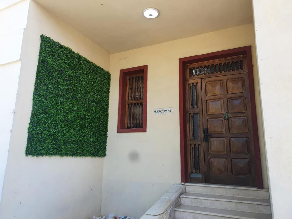 Ommi Hostel Saint Julian's Exterior photo